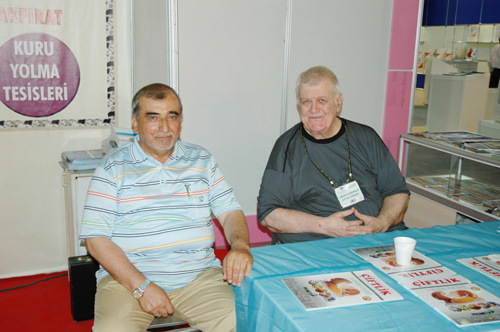 Erpiliç Yönetim Kurulu Başkanı Ali Ericek dergimiz kurucusu ve yönetmeni Erkan Konuralp ile birlikte