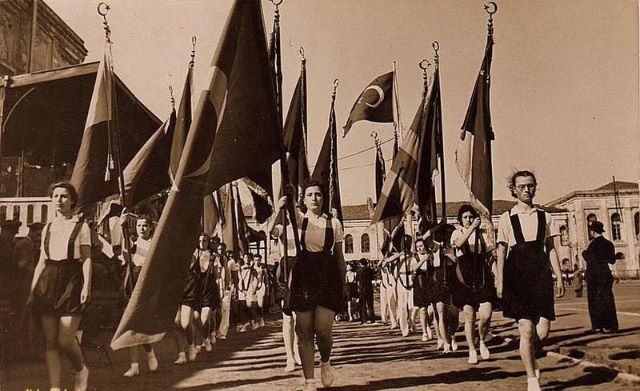 Festival_of_Youth_and_Sports,_1939,_Turkey