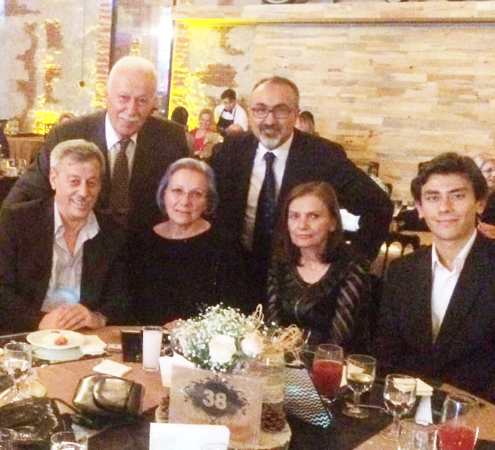 Ahmet Ayyıldız, Sevil Selvi Kutulaman, Selma Pelenkoglu Tumer ve Kerem Tumer ile birlikte.